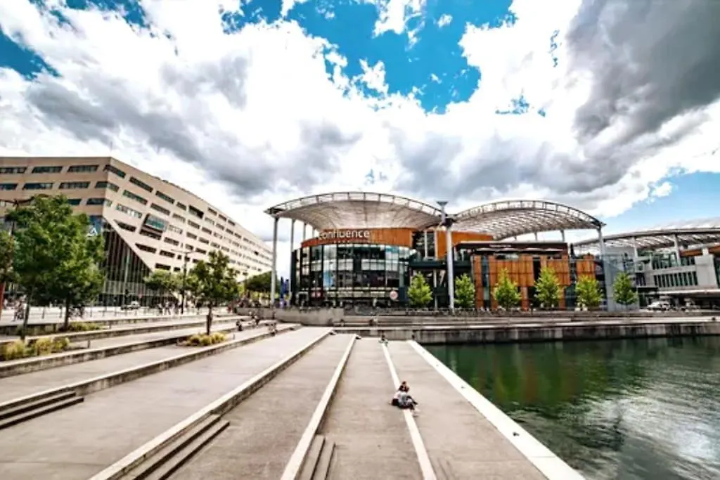 Coeur De Confluence Apartment Lyon